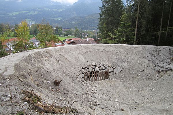 Auffangbecken mit Wildholzrechen