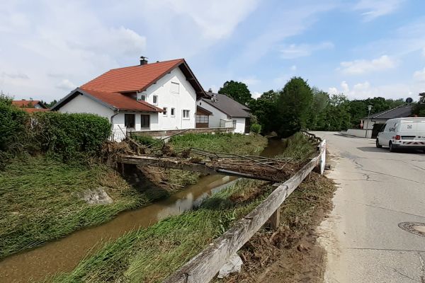 Der Weitbach in Perach nach dem Hochwasser 2021. Der Weitbach in Perach nach dem Hochwasser 2021.